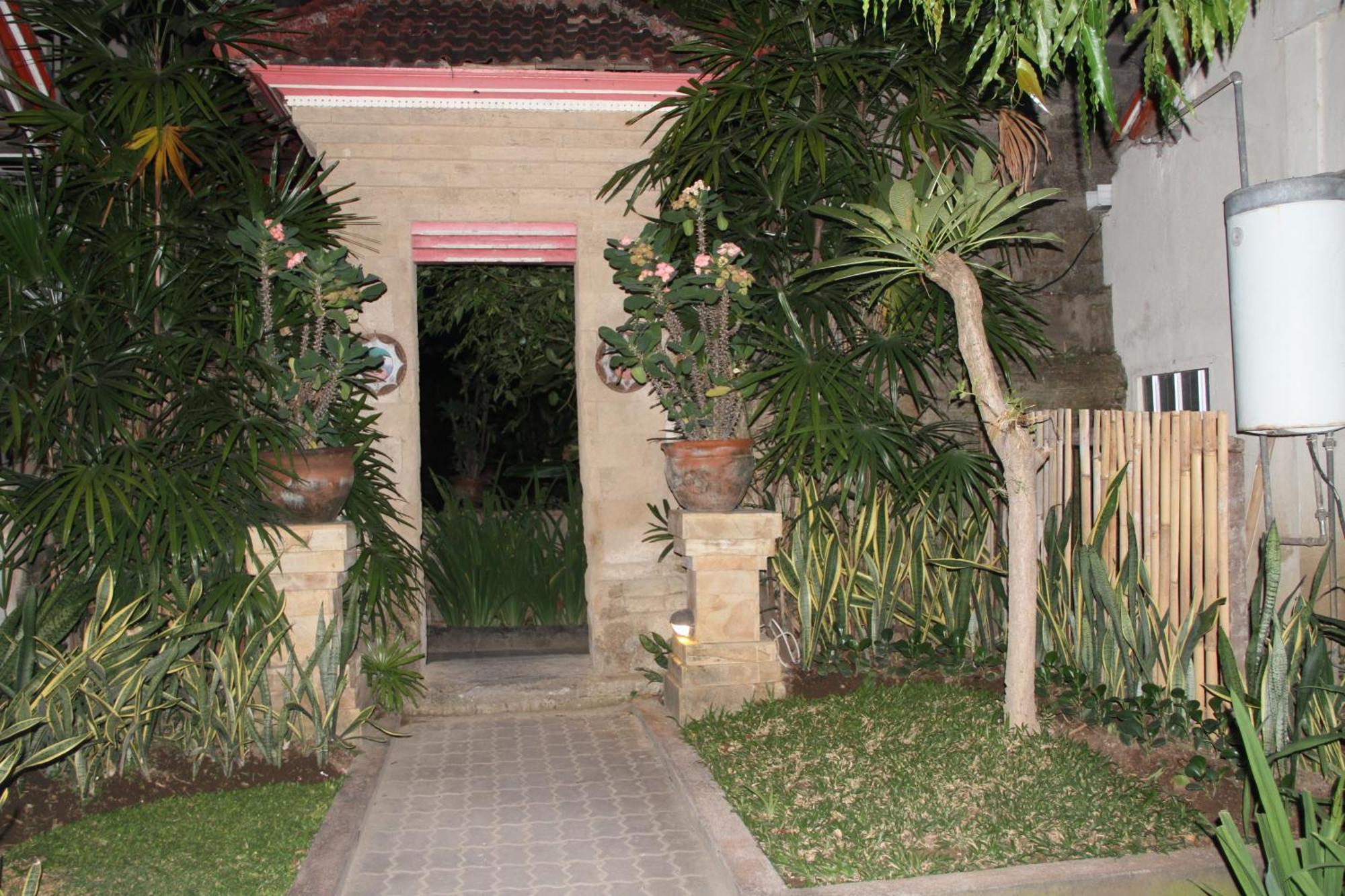 Seminyak Paradiso Hotel מראה חיצוני תמונה
